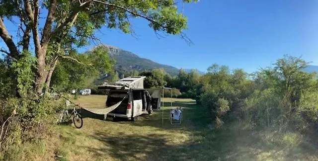 Camping Manu Crots 0*,